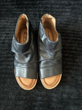 Miz Mooz Melia Black Leather Peep Toe Booties EU 39 Womens 8 Spain